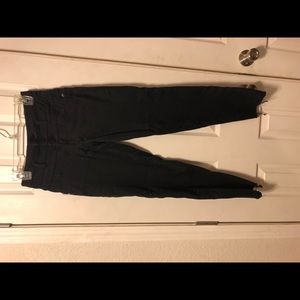 Black midi capri pant